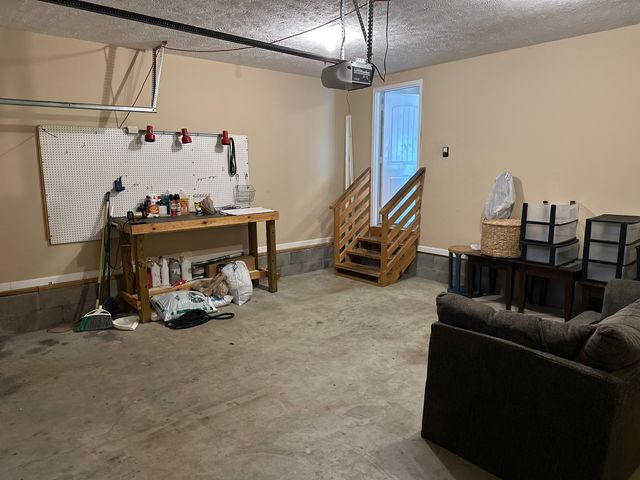 1688 Parkside Dr, Clarksville, TN 37042