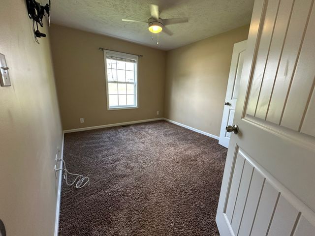 1688 Parkside Dr, Clarksville, TN 37042