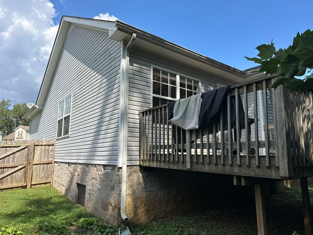 1688 Parkside Dr, Clarksville, TN 37042