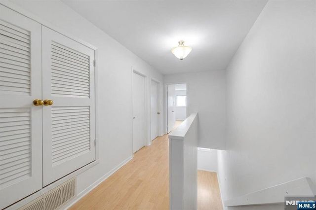 207 Pond Terrace 4D, Twp Of Washington, NJ 07676