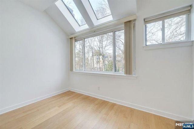 207 Pond Terrace 4D, Twp Of Washington, NJ 07676