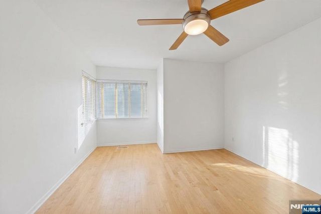 207 Pond Terrace 4D, Twp Of Washington, NJ 07676