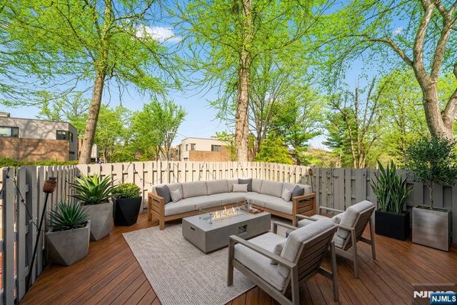 207 Pond Terrace 4D, Twp Of Washington, NJ 07676