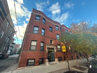 1361 W Sunnyside Avenue GDN, Chicago, IL 60640