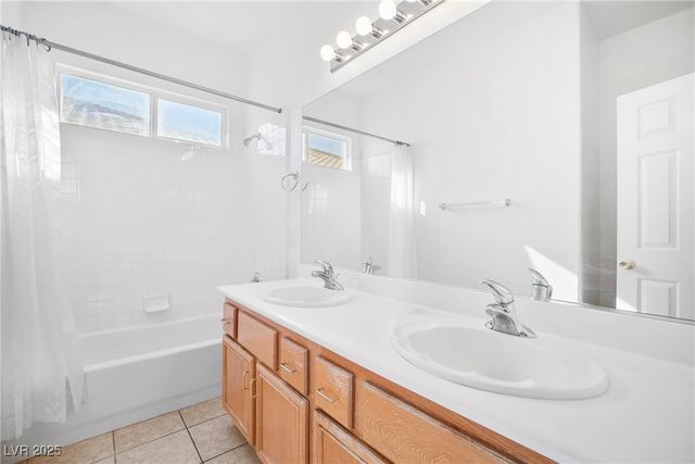 7868 Salt Spray Court, Las Vegas, NV 89139