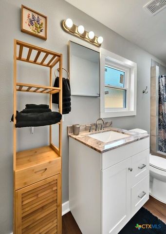 4221 Sanger Avenue, Waco, TX 76710