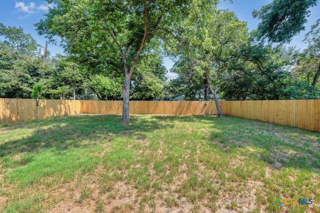 4221 Sanger Avenue, Waco, TX 76710