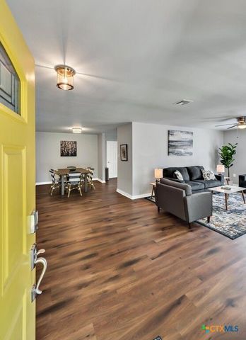 4221 Sanger Avenue, Waco, TX 76710