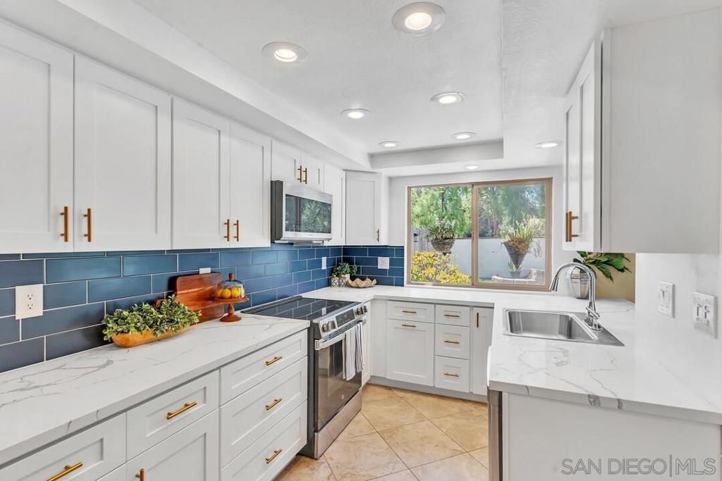 5734 Menorca Dr, San Diego, CA 92124 — exterior