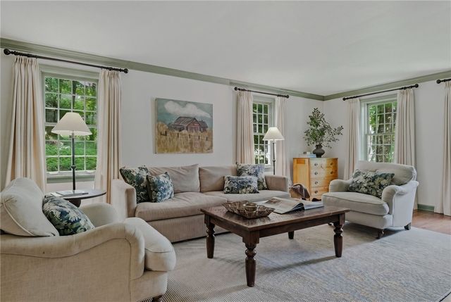 10580 Landau Dr, Mccandless, PA 15090
