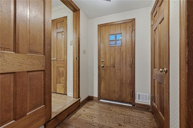 10580 Landau Dr, Mccandless, PA 15090