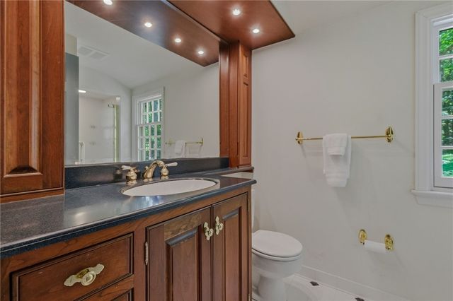 10580 Landau Dr, Mccandless, PA 15090