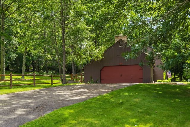 10580 Landau Dr, Mccandless, PA 15090