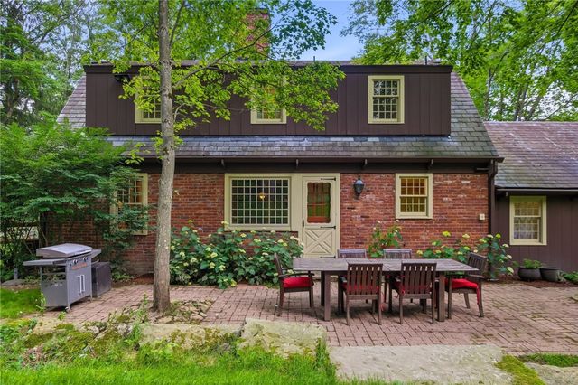 10580 Landau Dr, Mccandless, PA 15090