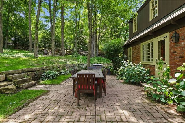 10580 Landau Dr, Mccandless, PA 15090