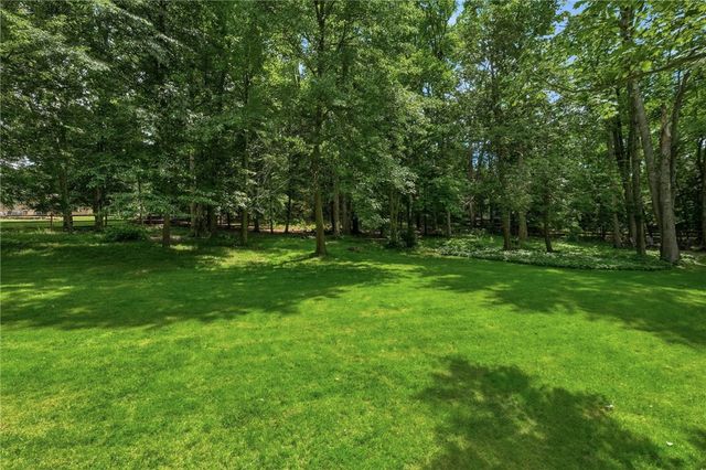 10580 Landau Dr, Mccandless, PA 15090