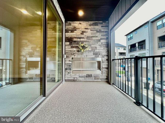 2339 WATER PROMENADE AVE, Herndon, VA 20171