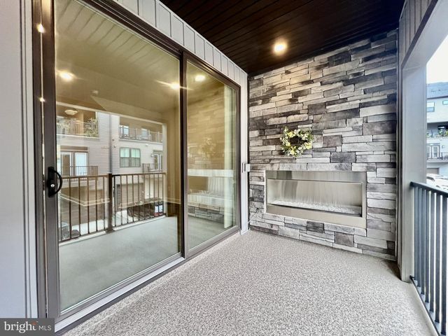 2339 WATER PROMENADE AVE, Herndon, VA 20171