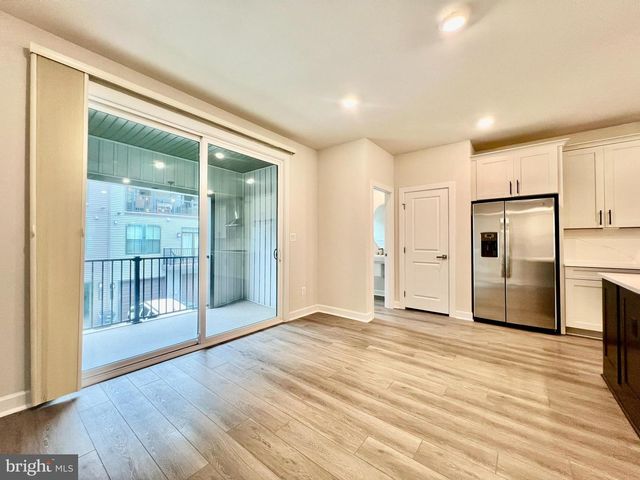 2339 WATER PROMENADE AVE, Herndon, VA 20171