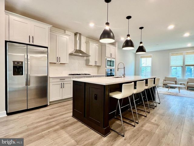 2339 WATER PROMENADE AVE, Herndon, VA 20171