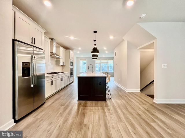 2339 WATER PROMENADE AVE, Herndon, VA 20171