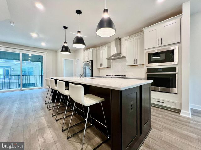 2339 WATER PROMENADE AVE, Herndon, VA 20171