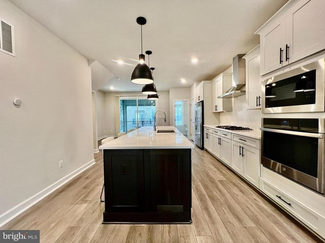 2339 WATER PROMENADE AVE, Herndon, VA 20171