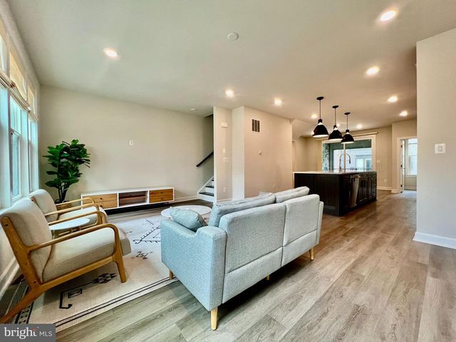 2339 WATER PROMENADE AVE, Herndon, VA 20171