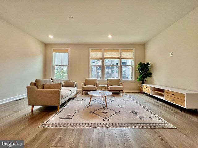 2339 WATER PROMENADE AVE, Herndon, VA 20171