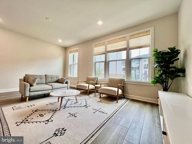 2339 WATER PROMENADE AVE, Herndon, VA 20171