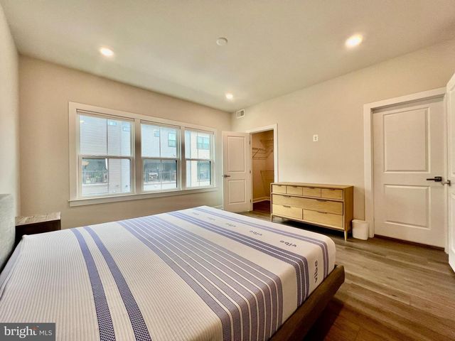 2339 WATER PROMENADE AVE, Herndon, VA 20171