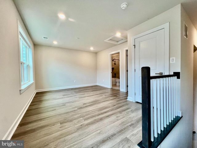 2339 WATER PROMENADE AVE, Herndon, VA 20171