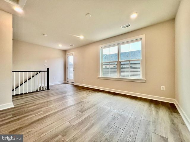 2339 WATER PROMENADE AVE, Herndon, VA 20171