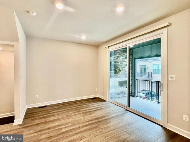 2339 WATER PROMENADE AVE, Herndon, VA 20171