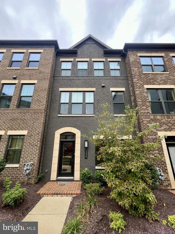2339 WATER PROMENADE AVE, Herndon, VA 20171