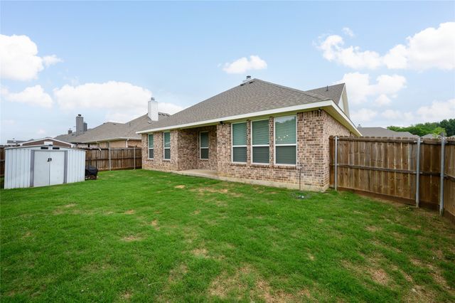 300 Bronco Drive, Pilot Point, TX 76258