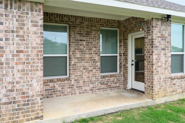300 Bronco Drive, Pilot Point, TX 76258
