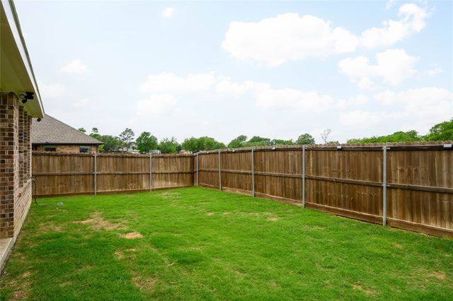 300 Bronco Drive, Pilot Point, TX 76258