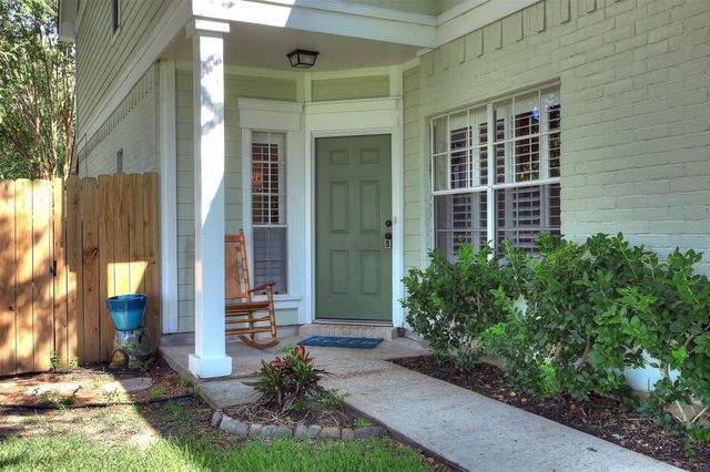 711 Cien Road, Kemah, TX 77565