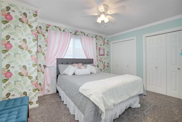 711 Cien Road, Kemah, TX 77565