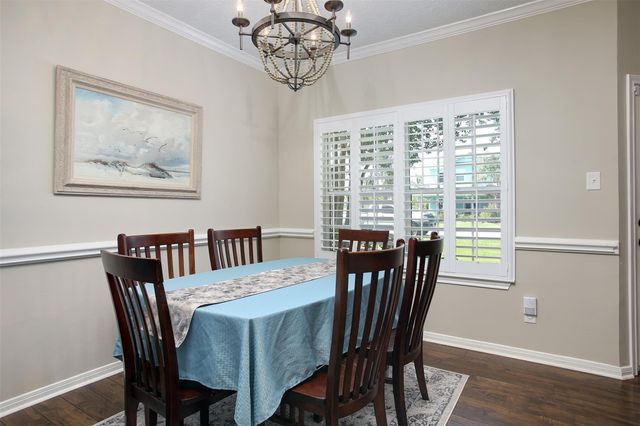 711 Cien Road, Kemah, TX 77565