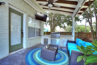 711 Cien Road, Kemah, TX 77565