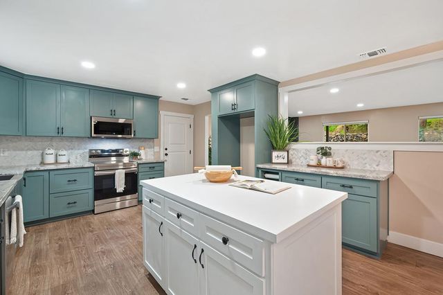 3831 Sheridan Rd, Cameron Park, CA 95682