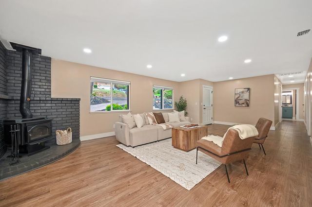 3831 Sheridan Rd, Cameron Park, CA 95682