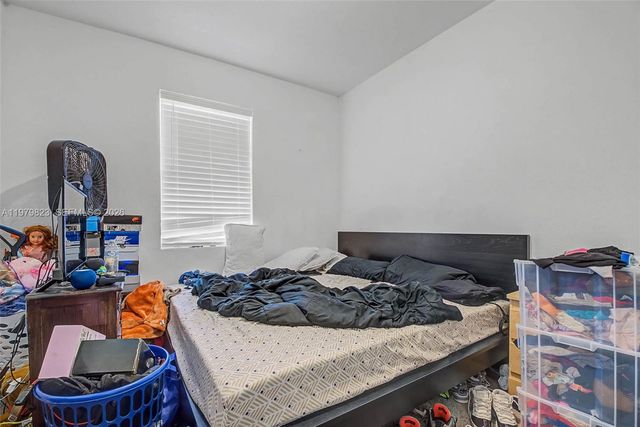 445 NE 4th St, Florida City, FL 33034