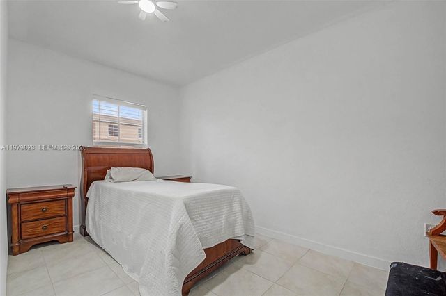 445 NE 4th St, Florida City, FL 33034