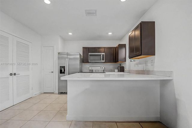 445 NE 4th St, Florida City, FL 33034