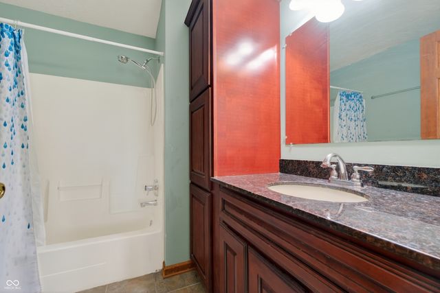 1111 S Rangeline Road, Anderson, IN 46012