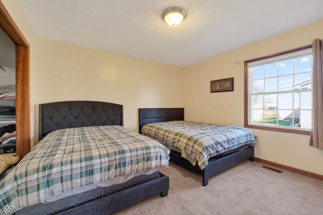 1111 S Rangeline Road, Anderson, IN 46012