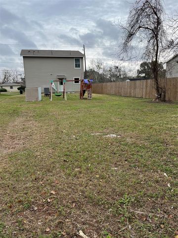 2904 Moore Avenue Avenue, Bay City, TX 77414